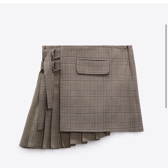 LAST CALL | Discontinued Zara Plaid Mini Skirt | Size MED - Picture 7 of 7